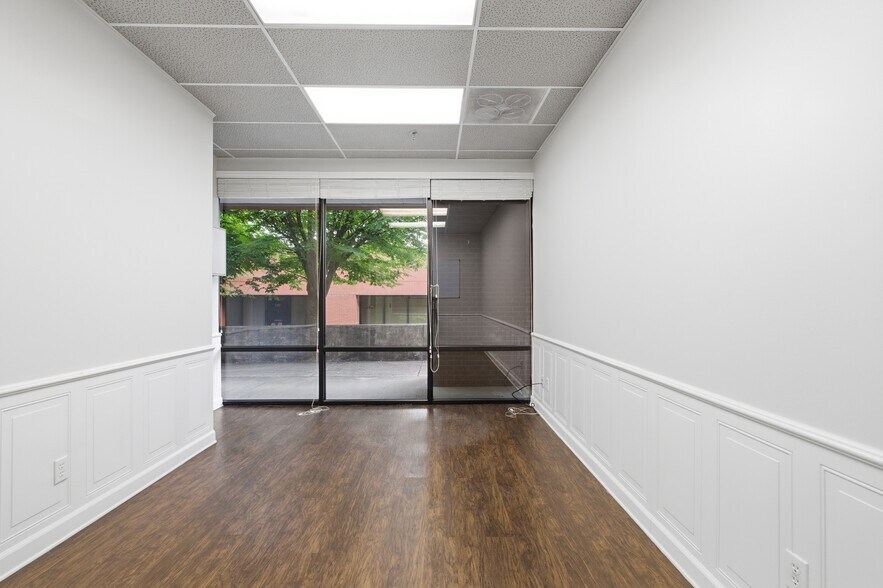 More Photos Of 104-176 Cude Ln, Madison Medical For Lease