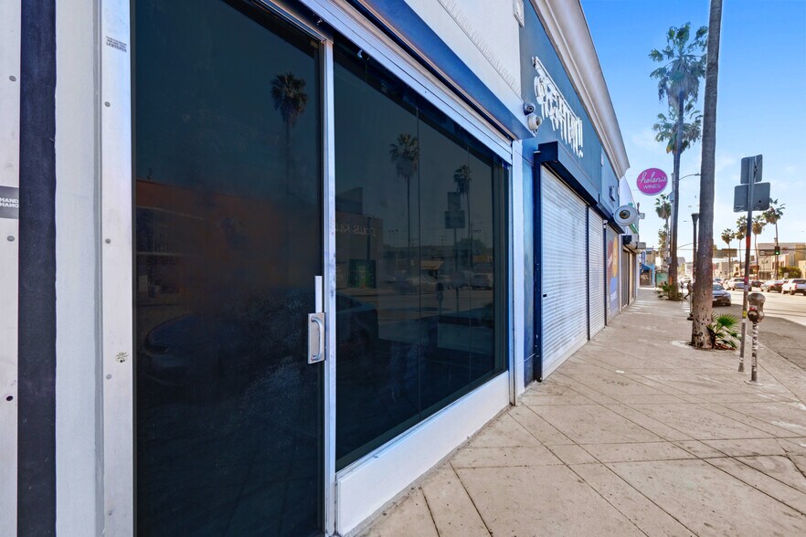 More Photos Of 416-424 N Fairfax Ave, Los Angeles Storefront For Lease