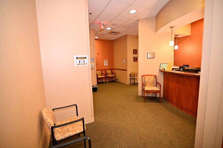 More Photos Of 2960 Technology Pl, Waldorf Research And Development For Lease