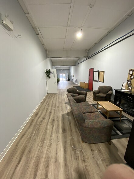 More Photos Of 5016 50th St, Eckville General Retail For Sale