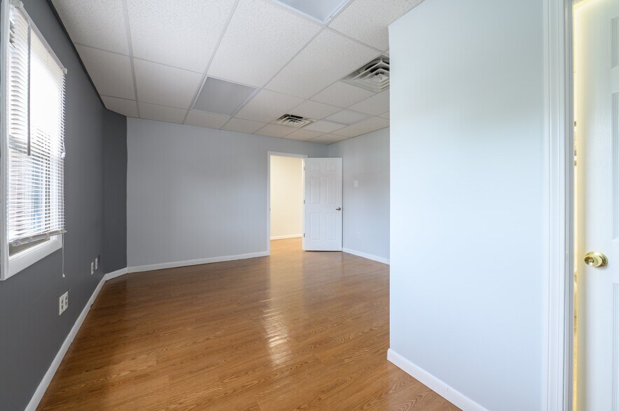 More Photos Of 310 Main St, East Haven Office Residential For Lease