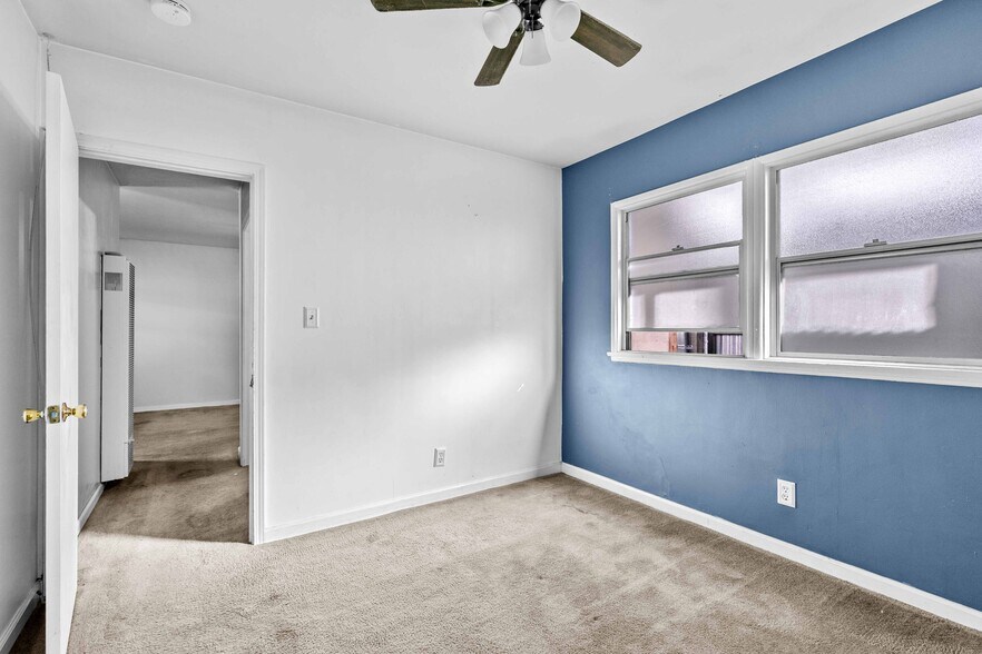 More Photos Of 2114 W Magnolia Blvd, Burbank Storefront For Sale