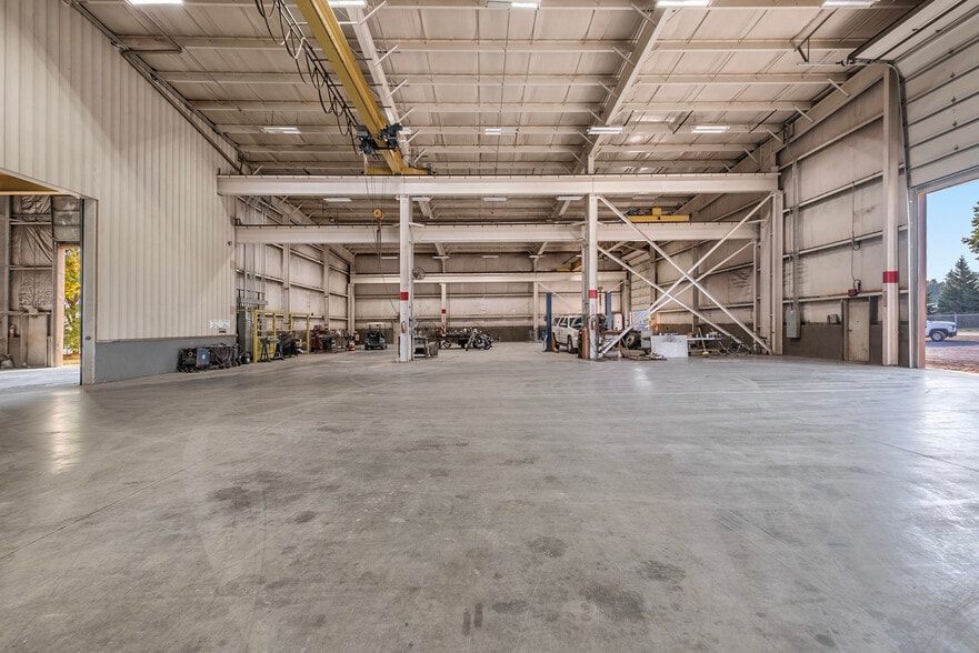 More Photos Of 4072 Flint Asphalt Dr, Burton Distribution For Sale