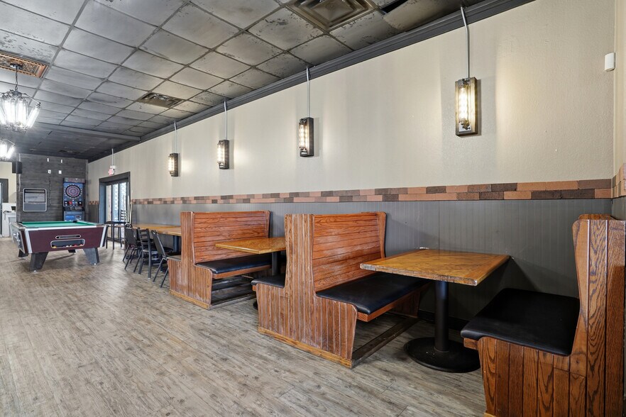 More Photos Of 103 N Allen St, Centralia General Retail For Sale