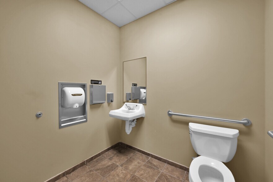 More Photos Of 1126 Rayford Rd, Spring Medical For Sale