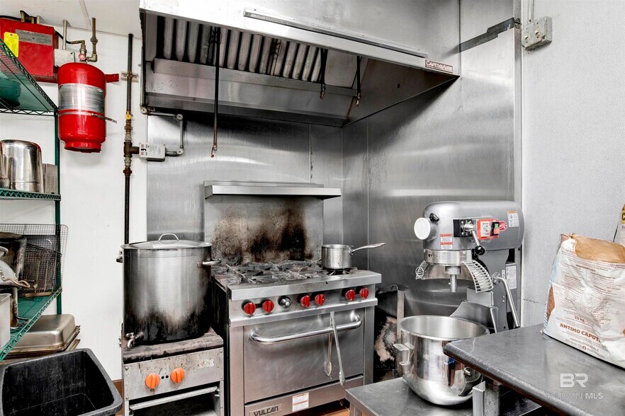 More Photos Of 61 N Section St, Fairhope Restaurant For Lease