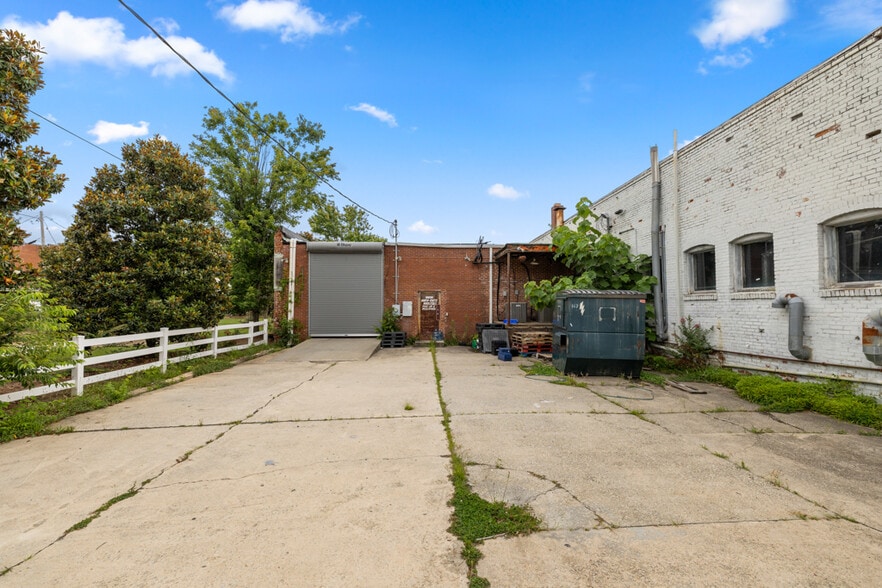 More Photos Of 120 S Main St, Lancaster Warehouse For Lease