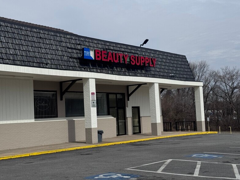 More Photos Of 5418-5432 Sinclair Ln, Baltimore Unknown For Lease