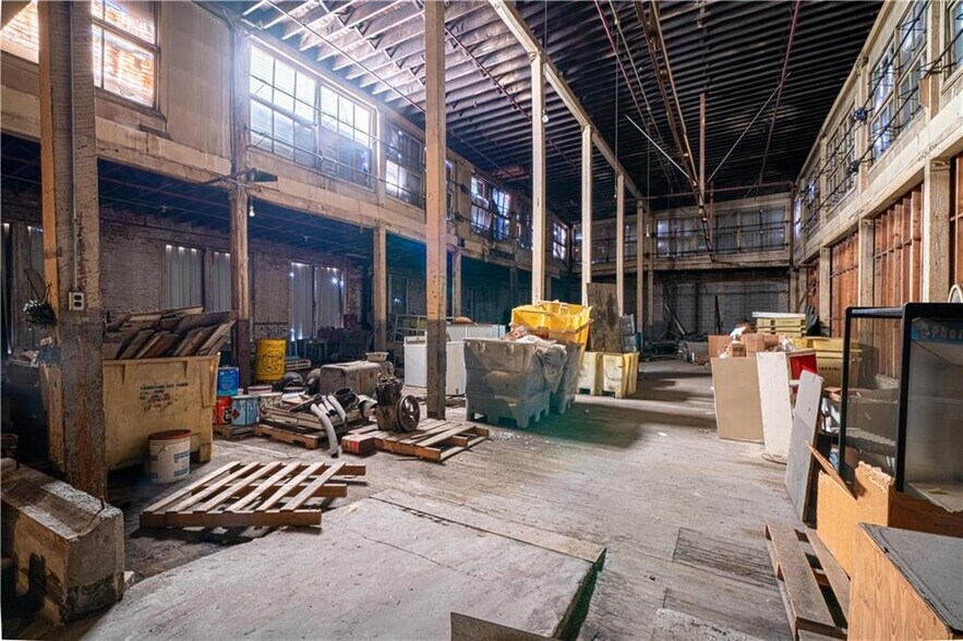 More Photos Of 202 Main St, Saint Joseph Refrigeration Cold Storage For Lease