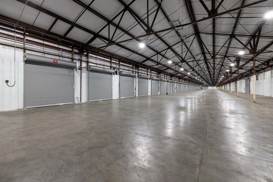 More Photos Of 1100 Newark Tpke, Kearny Truck Terminal For Lease