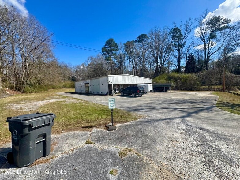 More Photos Of 835 Marshall St, Alexander City Specialty For Sale