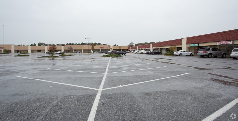 Primary Photo Of 4827-4903 Old National Hwy, College Park General Retail For Lease