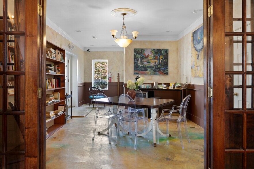 More Photos Of 108 Cumberland St E, Cowan Specialty For Sale