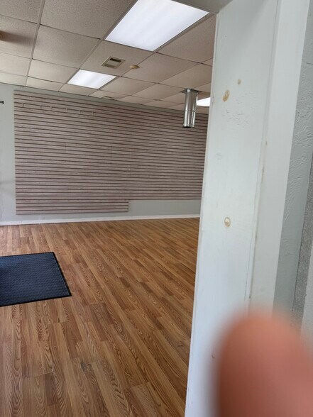 More Photos Of 2522 Capital Cir NE, Tallahassee General Retail For Sale