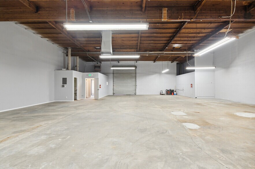 More Photos Of 12455 Branford St, Pacoima Warehouse For Sale