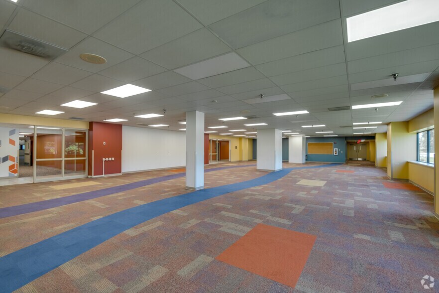 More Photos Of 1555 Glory Rd, Green Bay Manufacturing For Lease