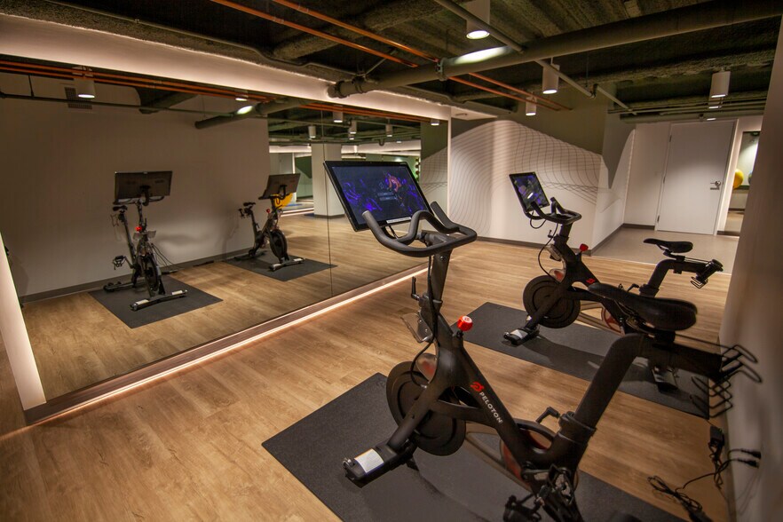 More Photos Of 805 SW Broadway, Portland Coworking Space