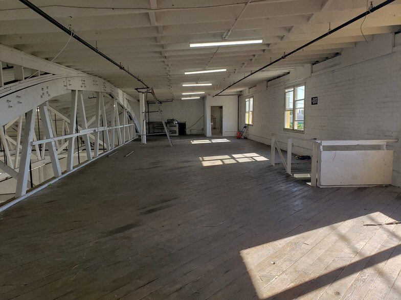 More Photos Of 1704 Hooper Ave, Los Angeles Manufacturing For Lease