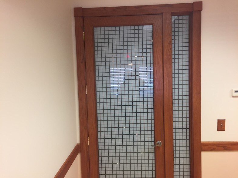 More Photos Of 1421-1431 McHenry Rd, Buffalo Grove Office For Sale