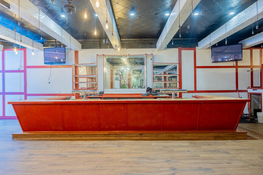 More Photos Of 19 Merrimack St, Lowell Restaurant For Sale