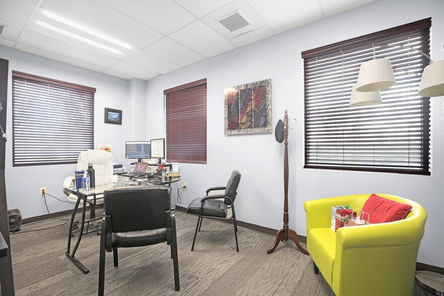 More Photos Of 2050 Gordon W Shelton Blvd, Fredericksburg Office For Lease