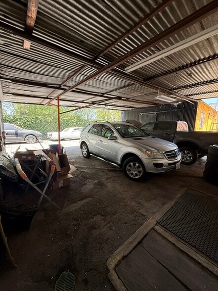 More Photos Of 2248 E Foothill Blvd, Pasadena Specialty For Lease