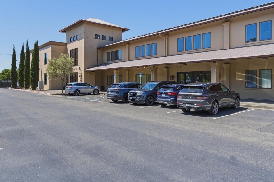 More Photos Of 1550 Airport Blvd, Santa Rosa Office For Lease