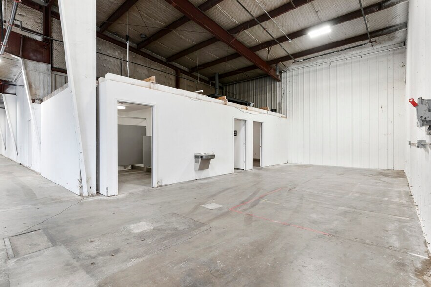 More Photos Of 1511 W Broadway St, Ardmore Auto Dealership For Sale