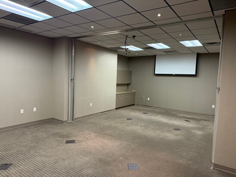 More Photos Of 4600 Mcleod Rd NE, Albuquerque Storefront Retail Office For Sale
