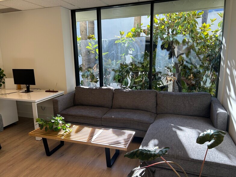 More Photos Of 30423 Canwood St, Agoura Hills Office For Sale