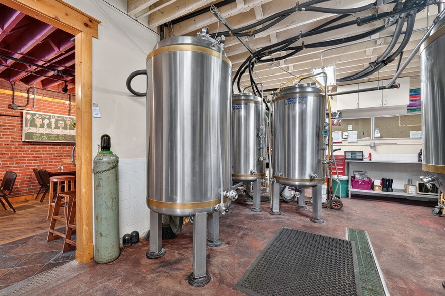 More Photos Of 615 S 1st Ave, Pocatello Restaurant For Sale