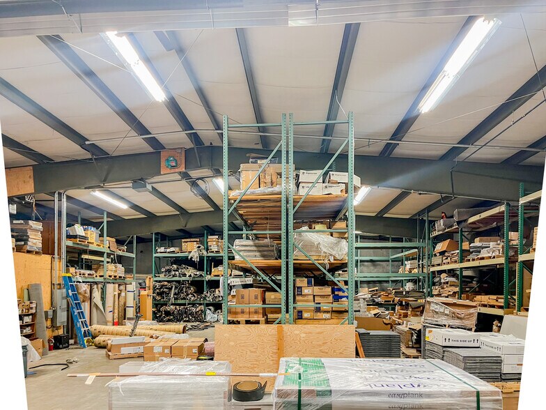More Photos Of 516 S Fir St, Medford Warehouse For Sale