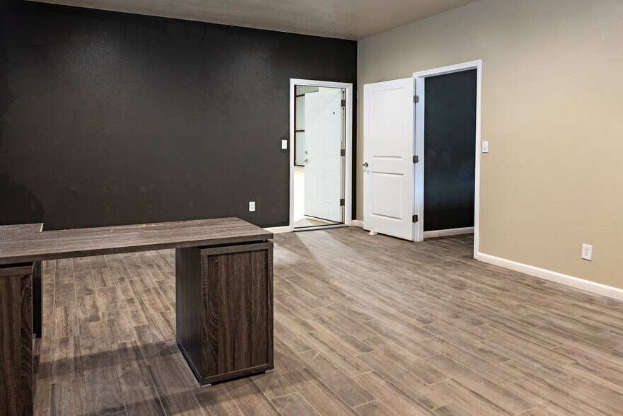 More Photos Of 18838 FM 2252, San Antonio Warehouse For Lease