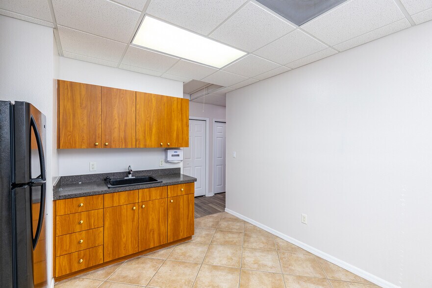 More Photos Of 10820 Sheldon Rd, Tampa Office For Sale