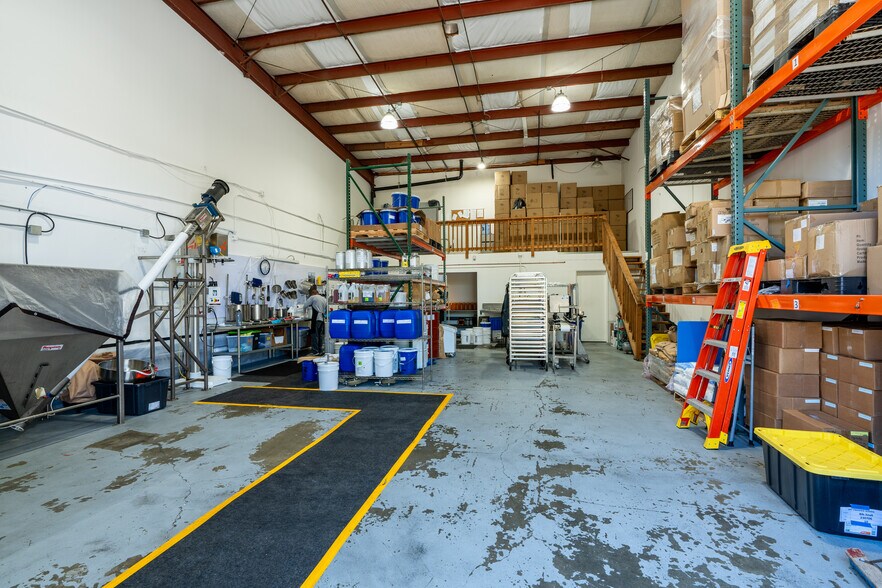 More Photos Of 401 Ingalls St, Santa Cruz Service For Sale