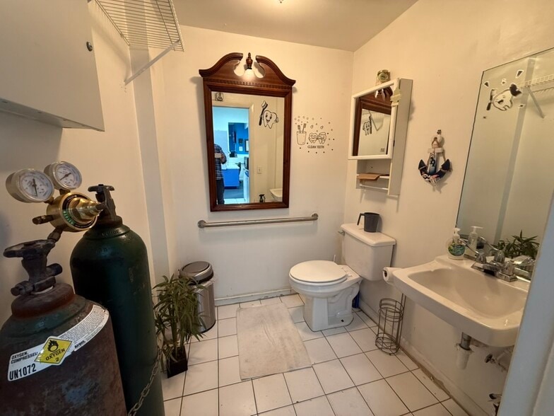 More Photos Of 7700 W 24th Ave, Hialeah Warehouse For Lease