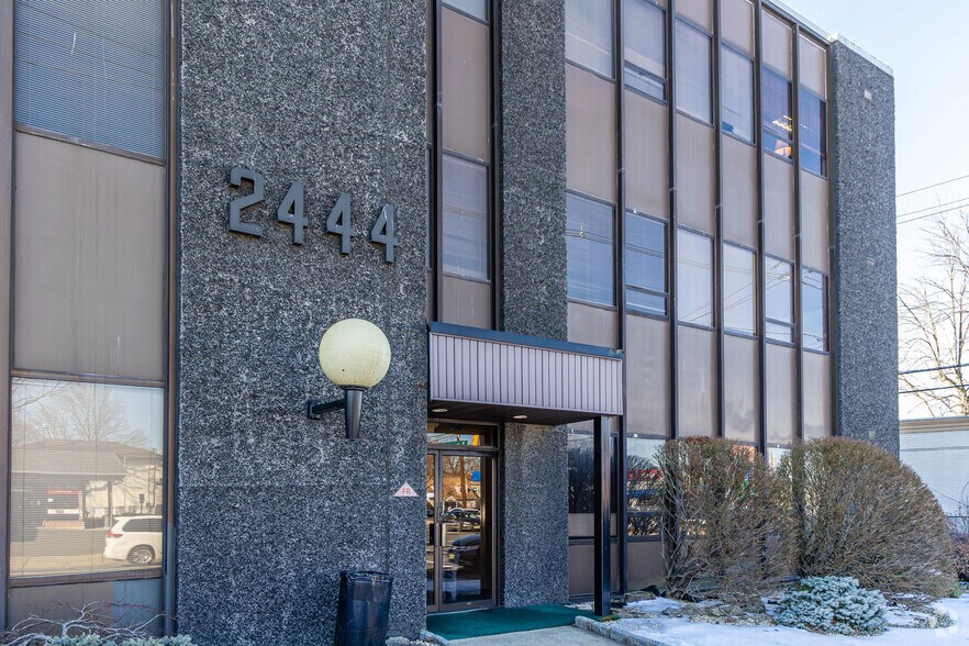 More Photos Of 2444 Morris Ave, Union Township Office For Lease