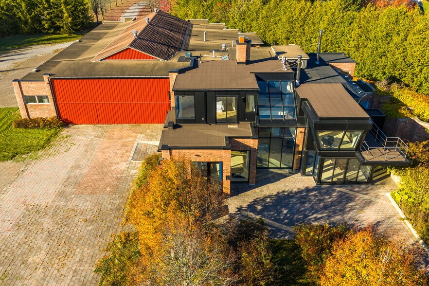 More Photos Of 2441 7th Line, Port Hope Airplane Hangar For Sale