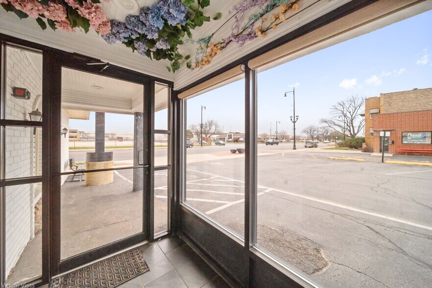 More Photos Of 7427 Roosevelt Rd, Forest Park Restaurant For Sale
