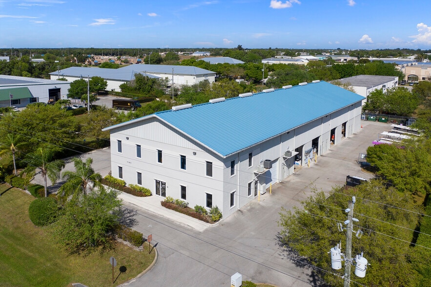 More Photos Of 3163 SE Lionel Ter, Stuart Warehouse For Lease