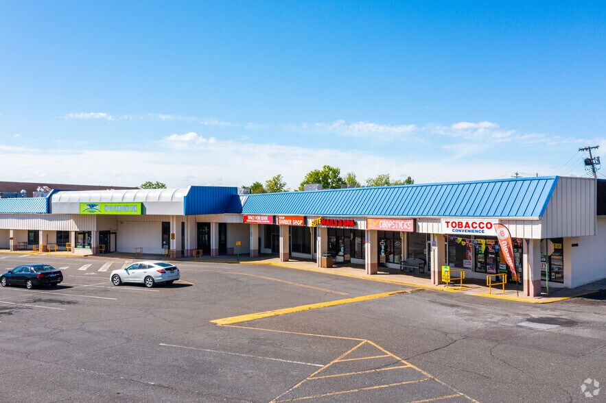 Primary Photo Of 610-640 E Main St, Lansdale Storefront For Sale