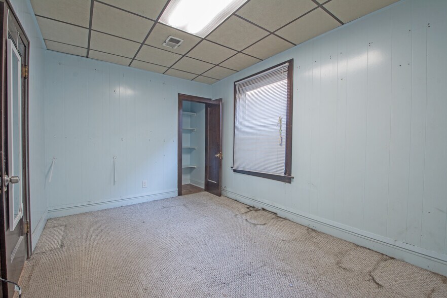 More Photos Of 4018 N Western Ave, Chicago Freestanding For Sale