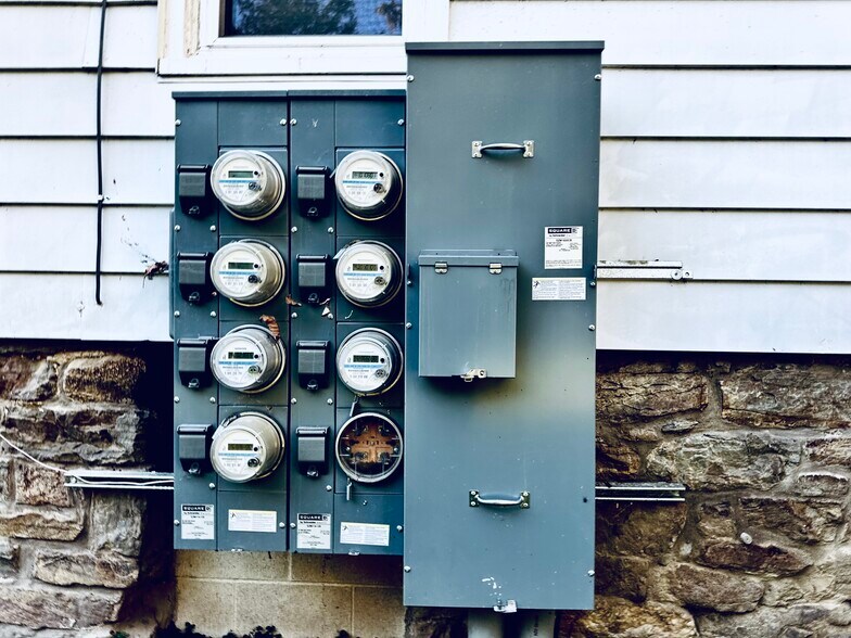 More Photos Of 862 Iron Ridge Rd, Spring Grove Apartments For Sale