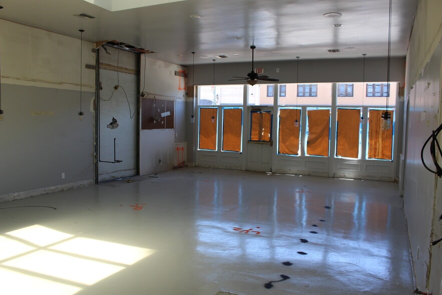 More Photos Of 150-154 W Grand ave, Escondido Storefront For Lease