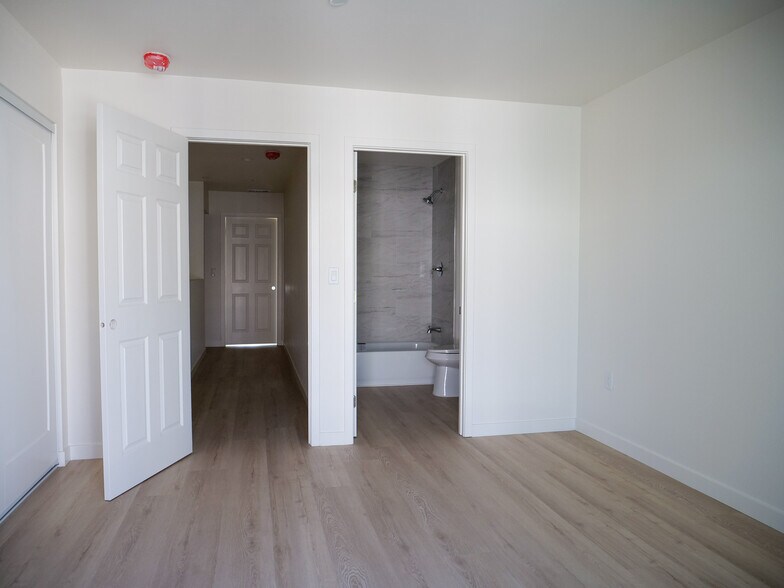 More Photos Of 38225 9th Street East, Palmdale Apartments For Sale