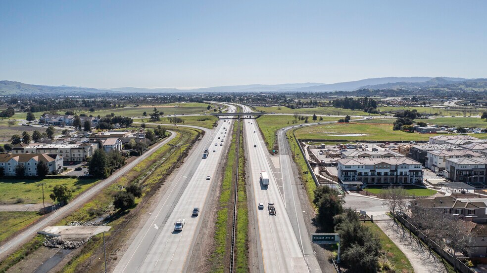 More Photos Of 16175 Condit Rd, Morgan Hill Freestanding For Lease