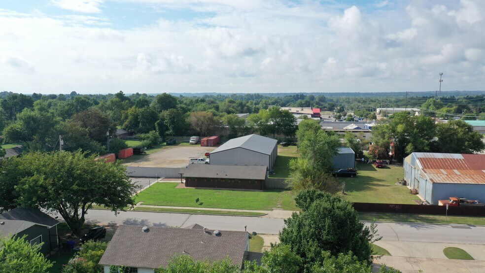 More Photos Of 2320 Beverly Hills St, Norman Warehouse For Sale