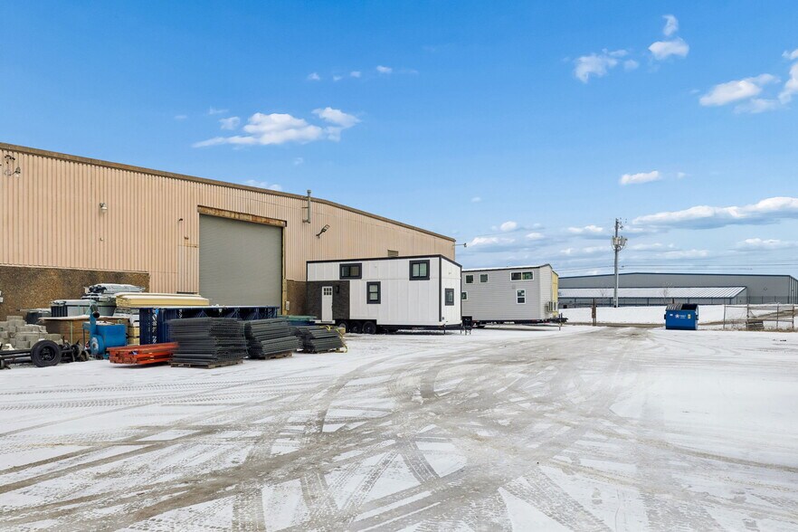 More Photos Of 411 Industrial Dr, White House Manufacturing For Lease