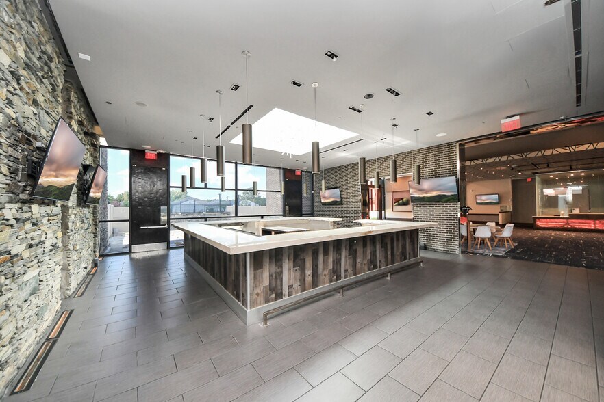 More Photos Of 7801 Westheimer Rd, Houston Restaurant For Lease