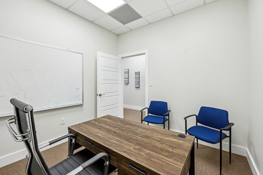 More Photos Of 217 E Debbie Ln, Mansfield Medical For Lease